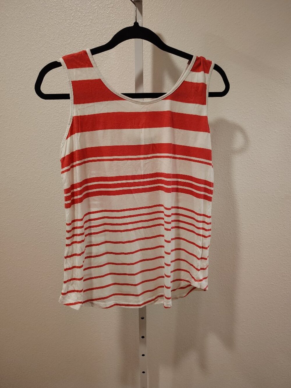 Style & Co Women's Tank Tip Size Medium Pink White Striped Stripes Scoop Neck